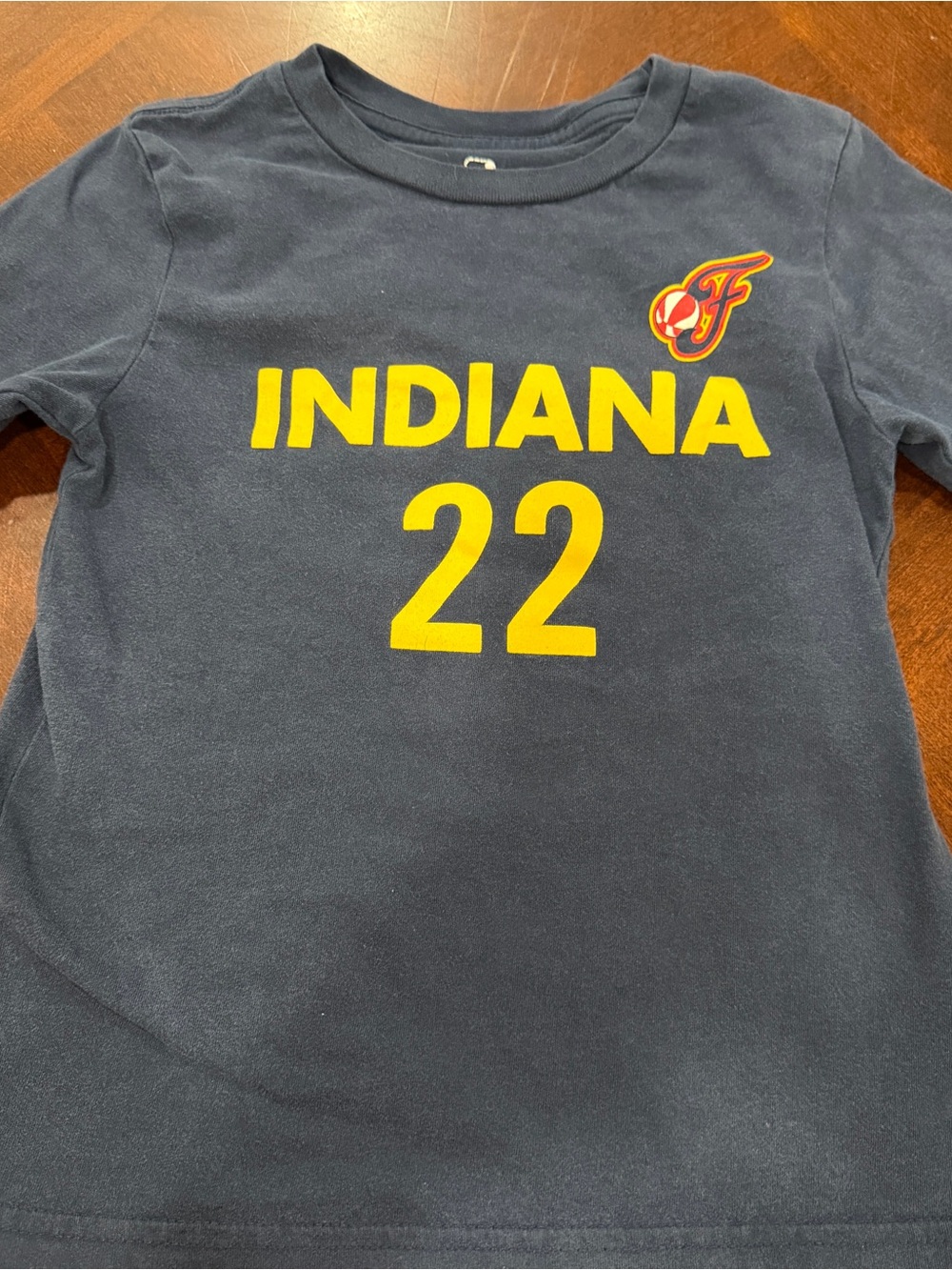 WNBA Navy Short Sleeve Tshirt Indiana Fever 22 Caitlin Clark Sz L (7)